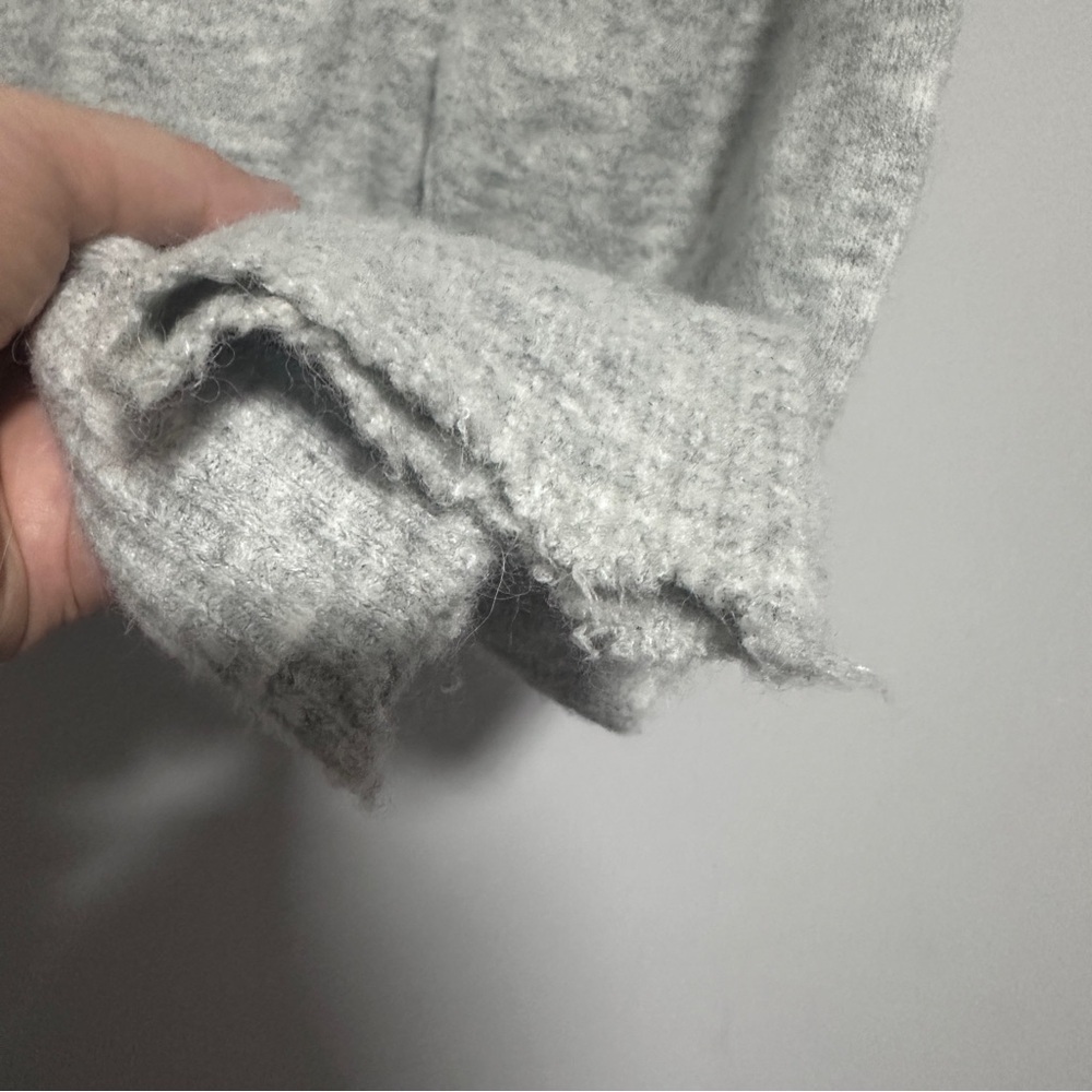 Wilfred Light Gray V-Neck Sweater size XL - Picture 11 of 11